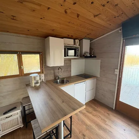 Chalet Dans Les Arbres A La Ferme