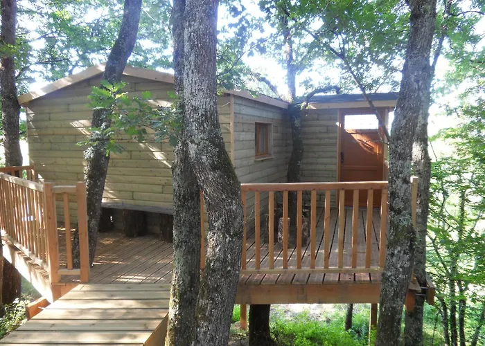 בקתה Dans Les Arbres A La Ferme Pouylebon